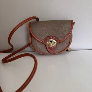 Dooney & Bourke Vintage USA Tan Leather Crossbody Calvary Belt Bag All Weather